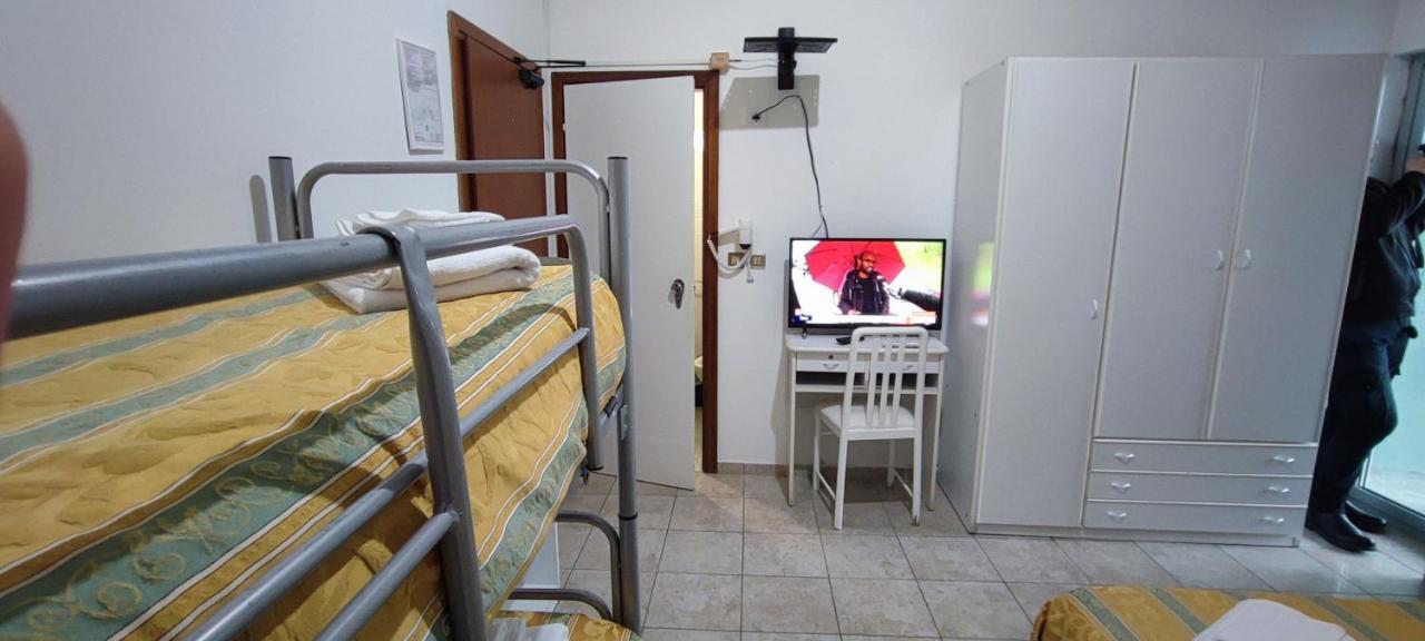 Hotel Zeus Lido Di Classe Room Only Dış mekan fotoğraf
