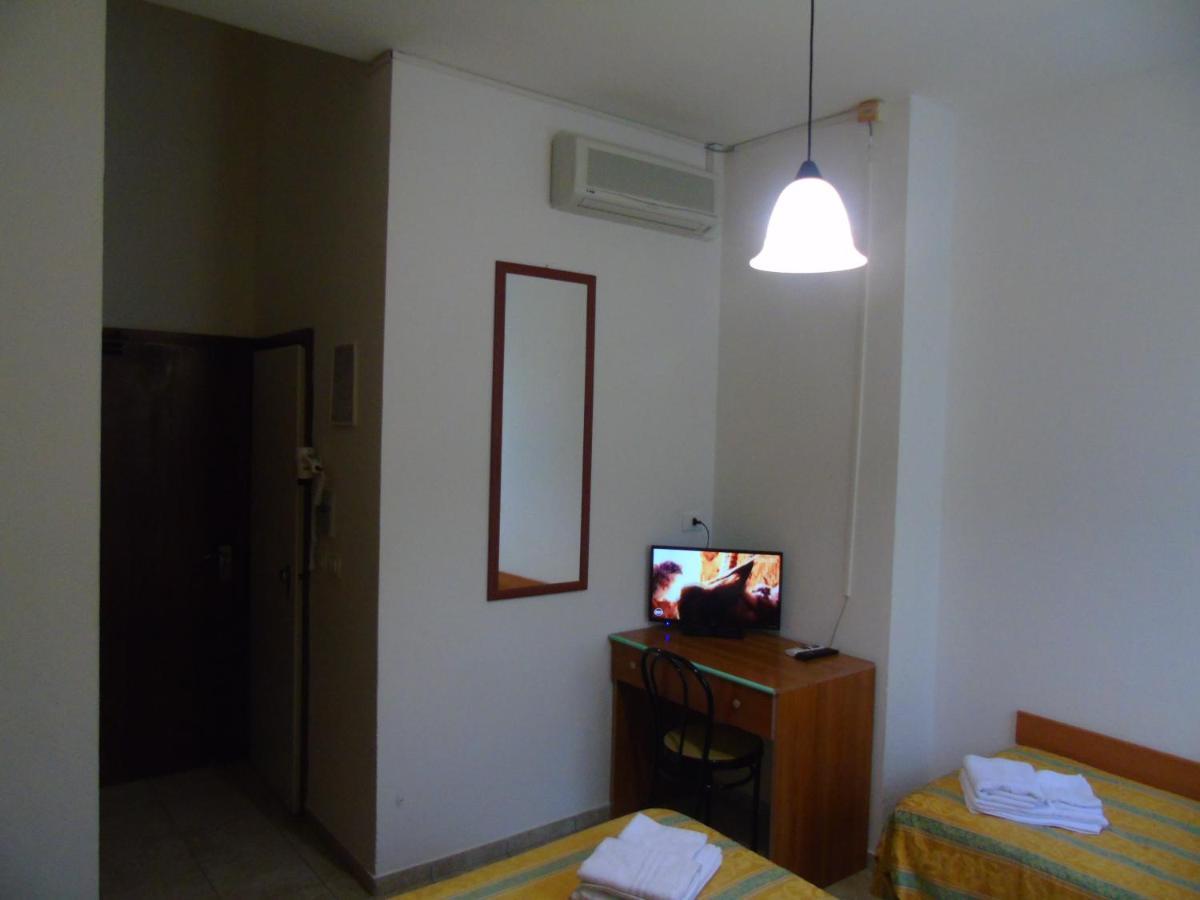 Hotel Zeus Lido Di Classe Room Only Dış mekan fotoğraf
