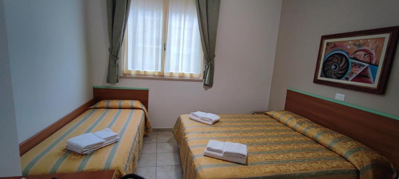 Hotel Zeus Lido Di Classe Room Only Dış mekan fotoğraf