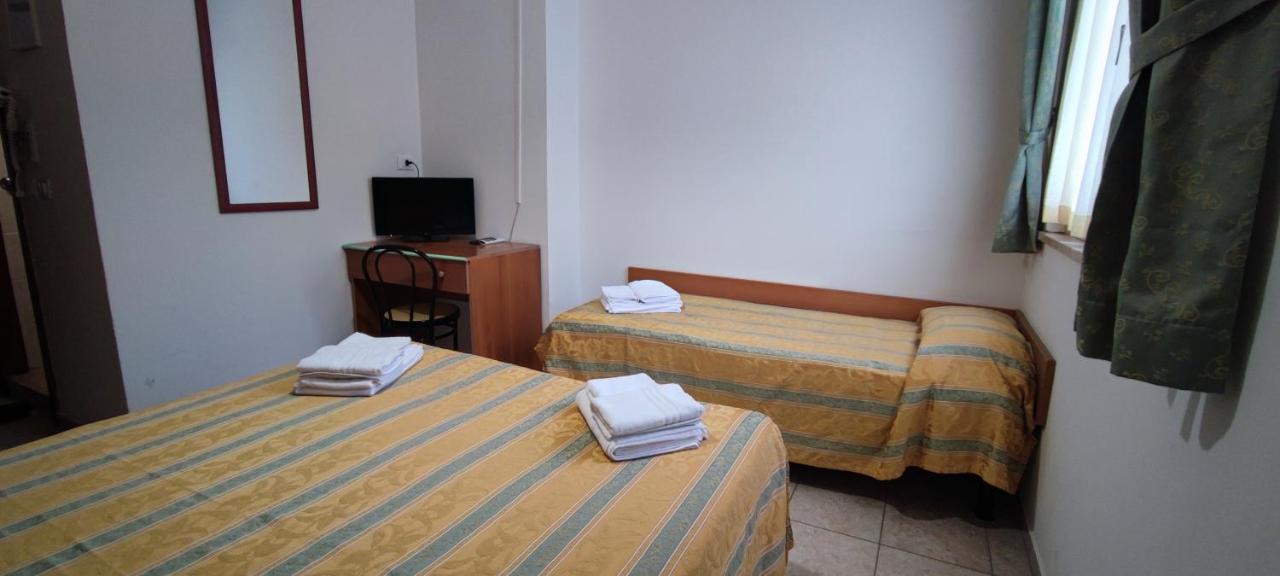 Hotel Zeus Lido Di Classe Room Only Dış mekan fotoğraf