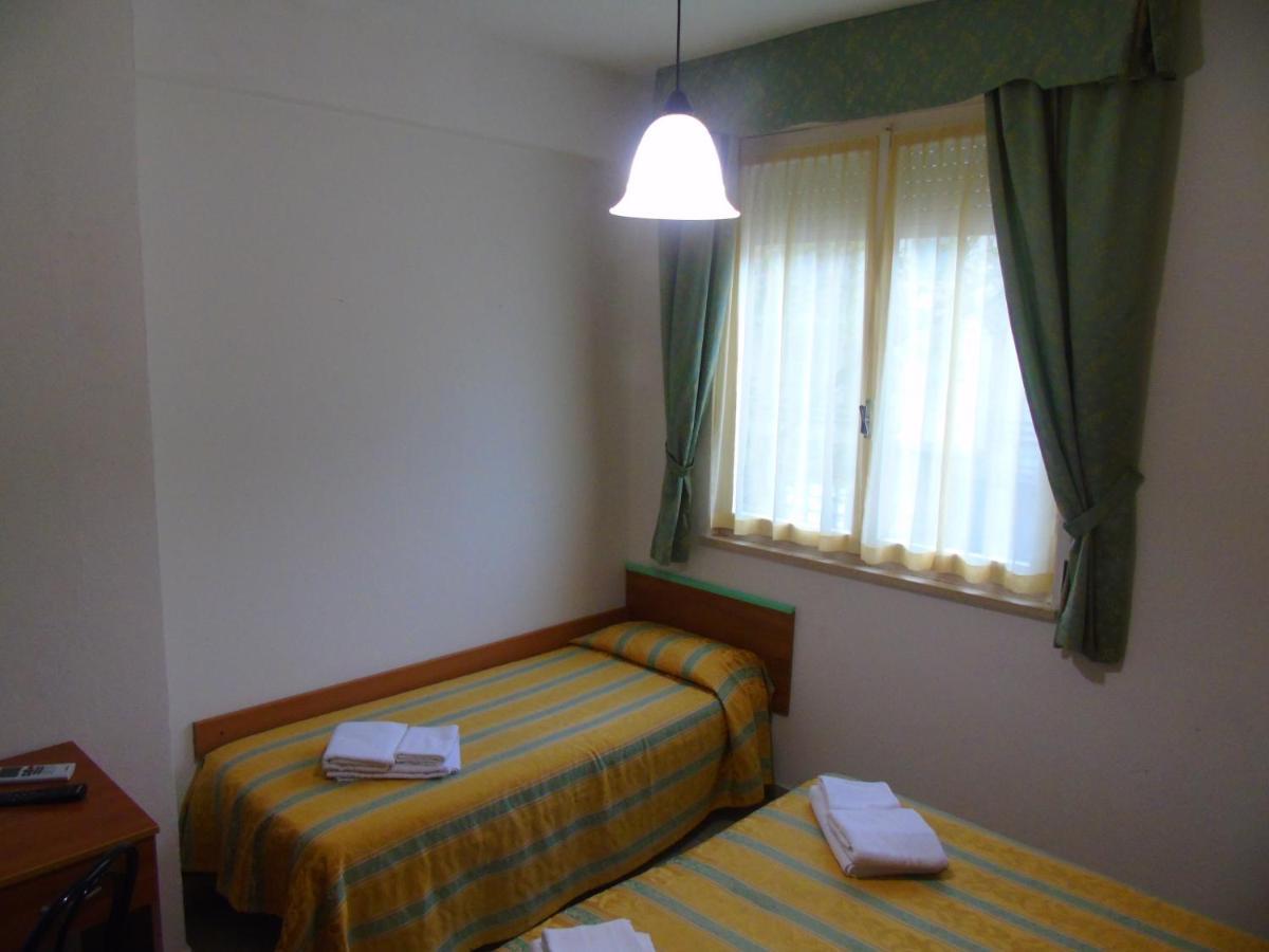 Hotel Zeus Lido Di Classe Room Only Dış mekan fotoğraf